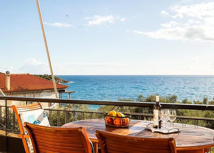 Sunset Serenity - Kardamili Seaside Getaway
