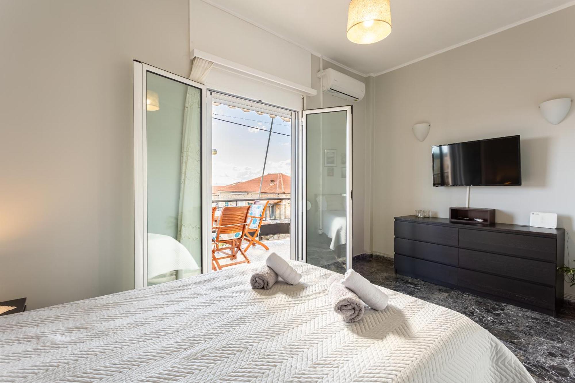 Sunset Serenity - Seaside Getaway Kardamyli